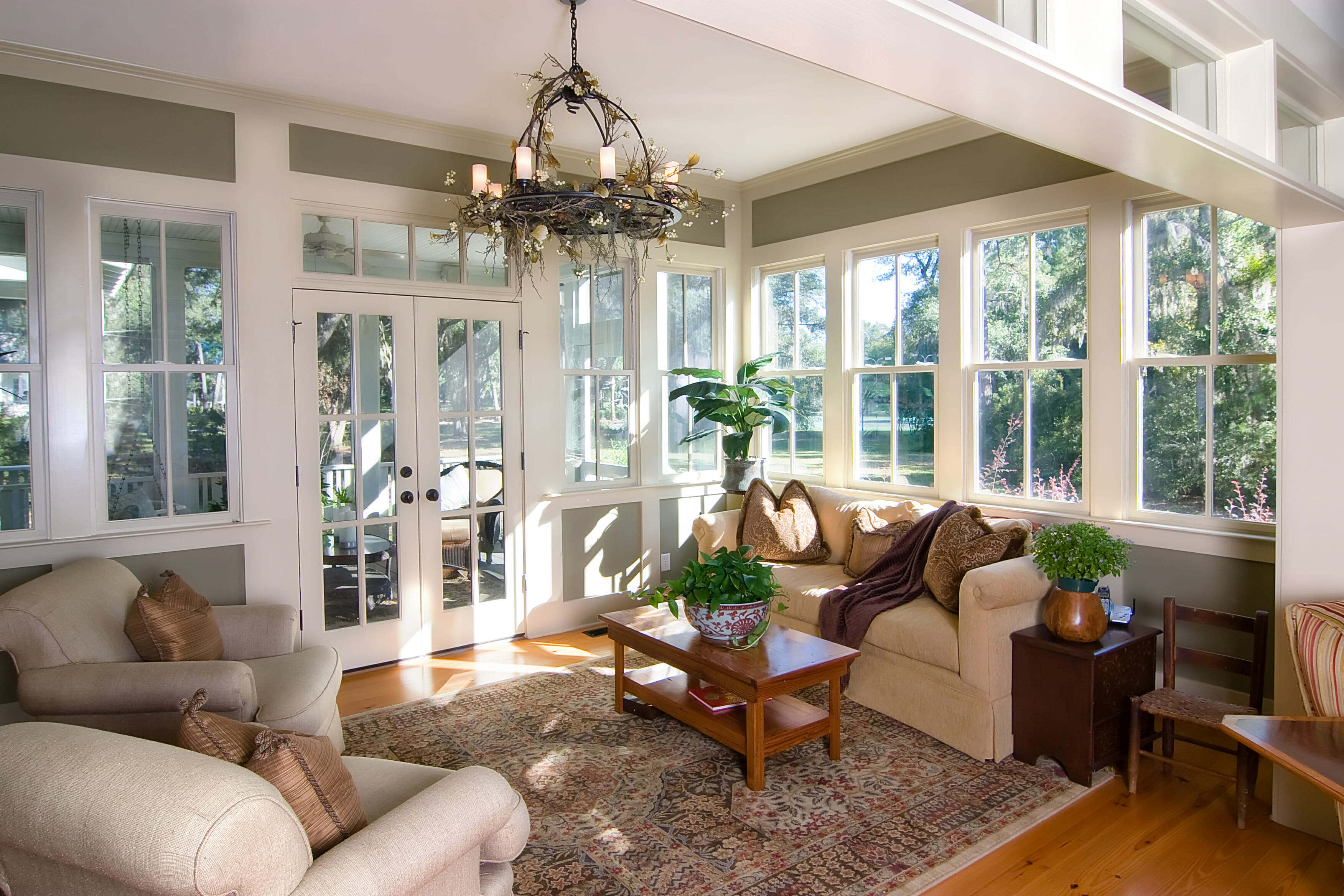 Sunroom Decorating Ideas Modernize   Furnished Sun Room1 