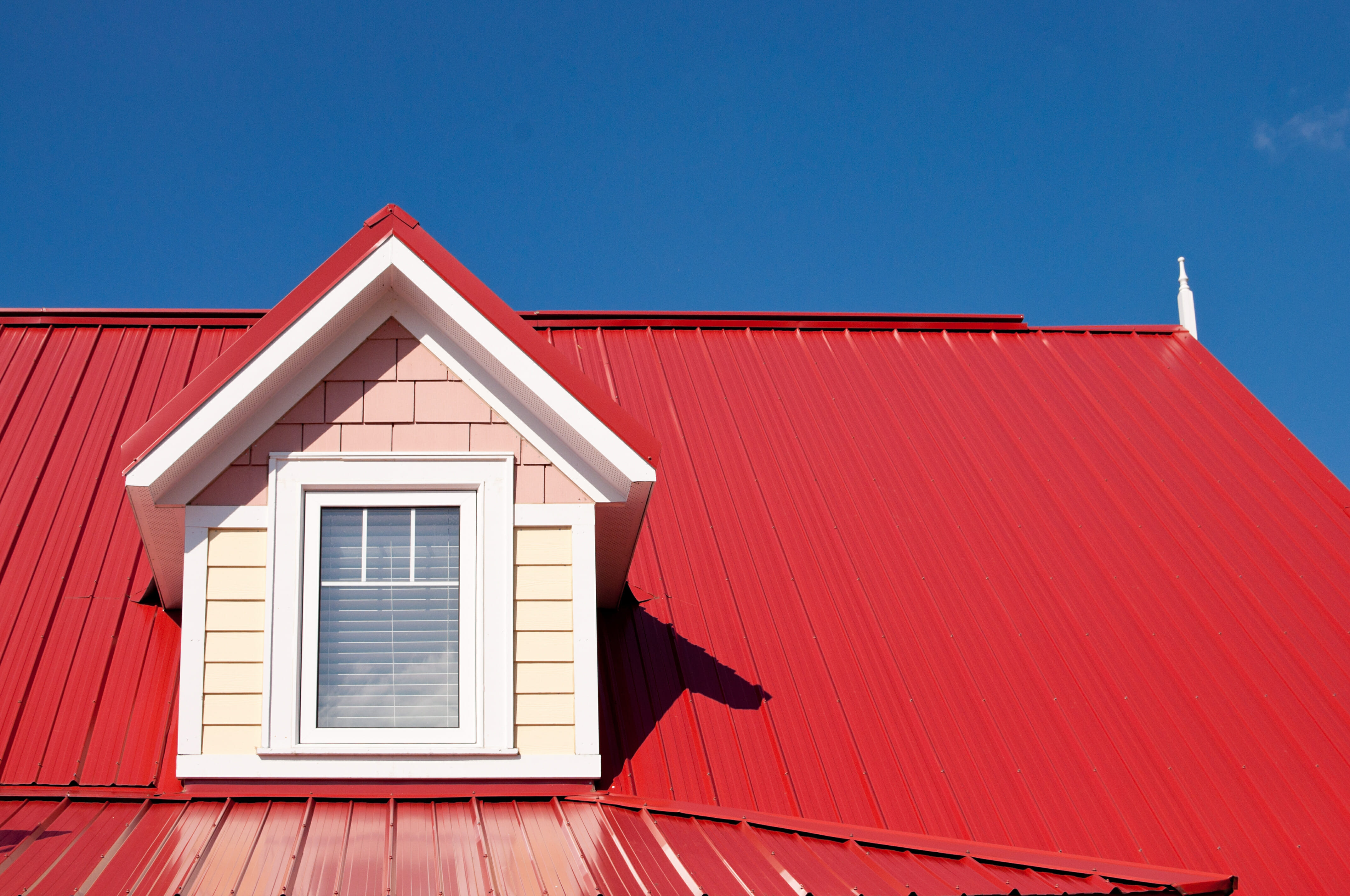 How Much Does A Standing Seam Metal Roof Cost? - Modernize