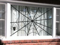 10 Spooky Window Decorations to Get Your Home Ready for Halloween ...