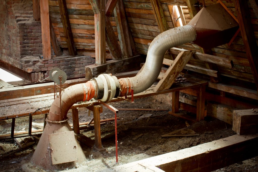 air conditioner pipe