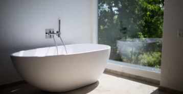 Advantages and Disadvantages of Different Bathroom Tubs