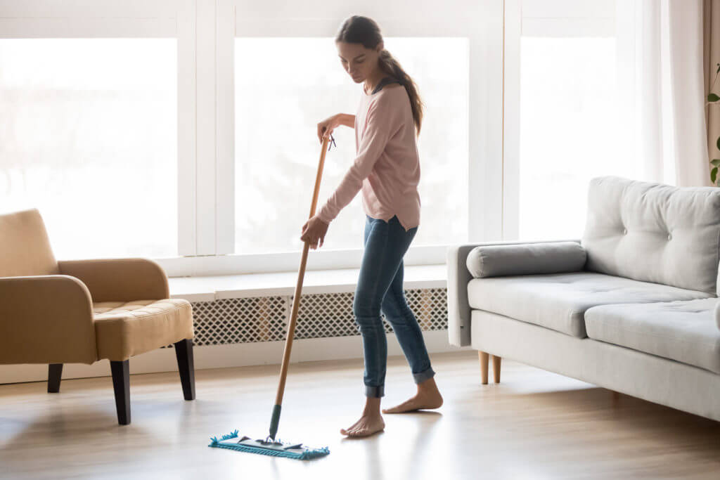 cleaning-hardwood-floors