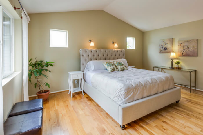 bedroom-hardwood-flooring