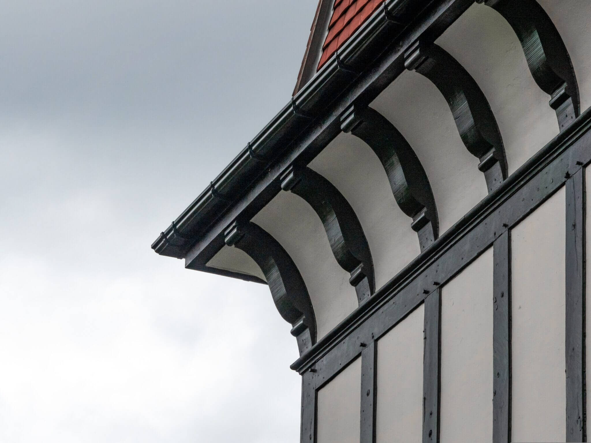 Black Gutters A Chic Trend That's Right For You? Modernize