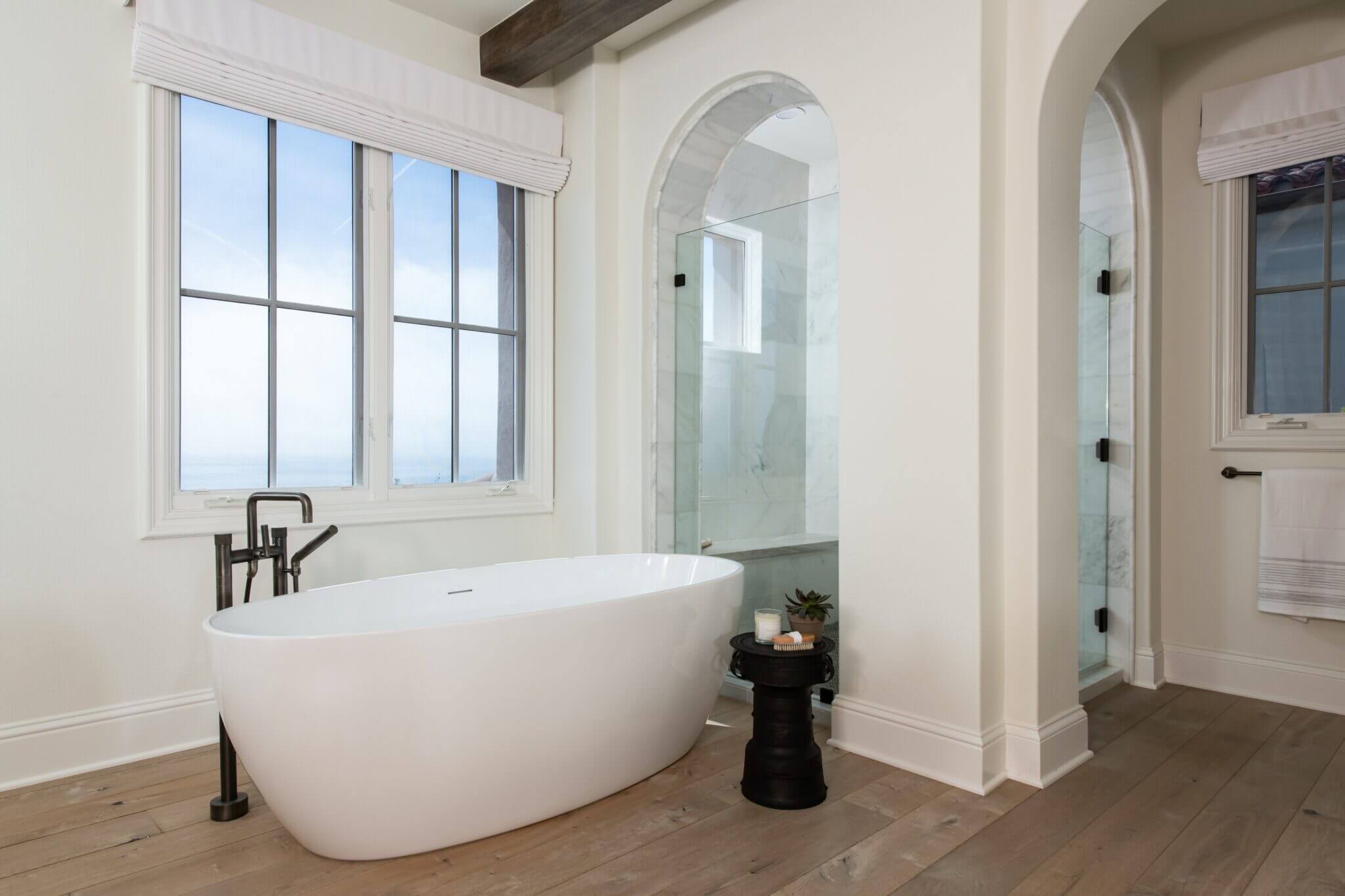 Guide to Freestanding Tubs Types, Materials, and Costs Modernize