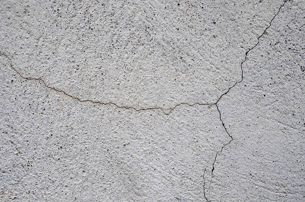 hairline crack in wall due to foundation damage
