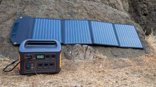 Solar generator charging with expanded solar panels