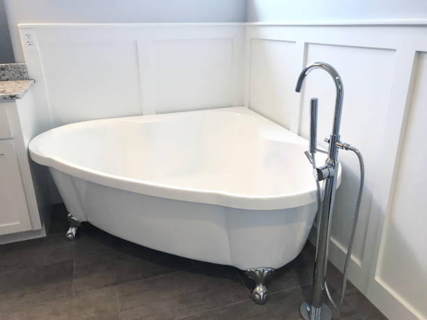 acrylic clawfoot corner bathtub